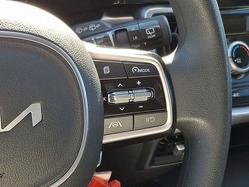 Used 2023 Kia Sorento LX image 23
