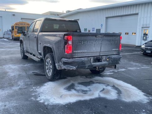 Used 2022 Chevrolet Silverado 2500 Custom w/ Custom Value Package image 8