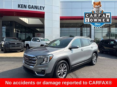 Used 2024 GMC Terrain SLT FWD image 1