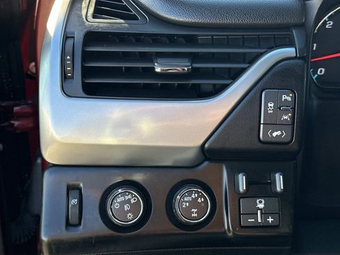 Used 2016 Chevrolet Suburban LT w/ Luxury Package image 21