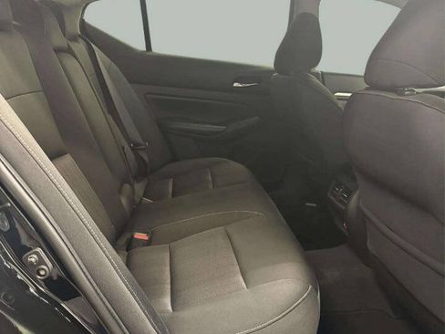 Used 2019 Nissan Altima 2.5 SV FWD image 8