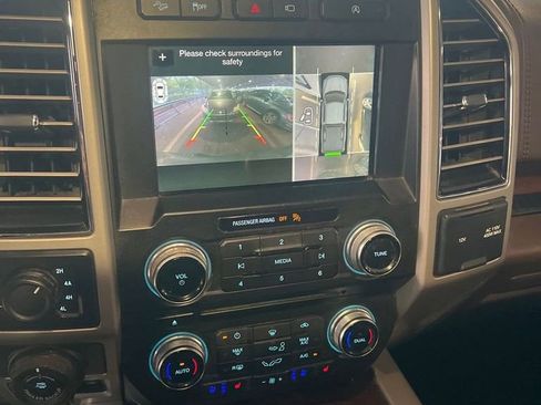 Used 2018 Ford F150 King Ranch w/ Equipment Group 601A Luxury AWD/4WD image 13