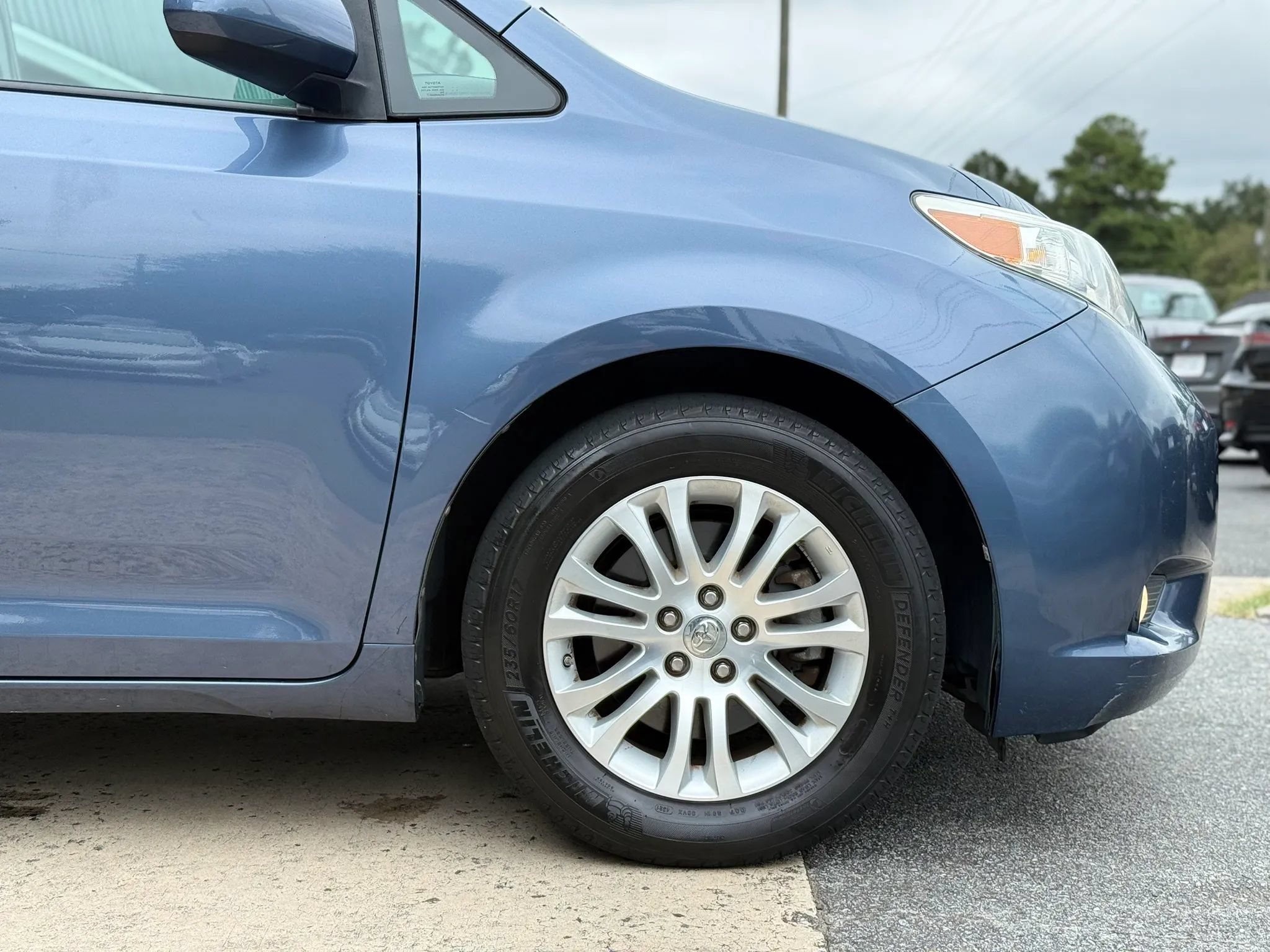 Used 2017 Toyota Sienna XLE Premium FWD image 14