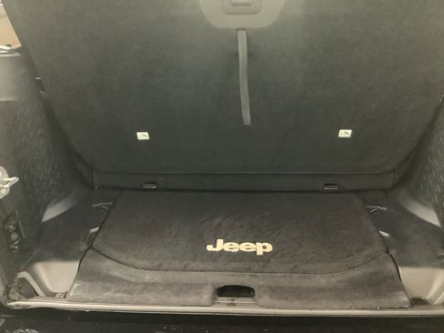Used 2017 Jeep Wrangler Sport image 13