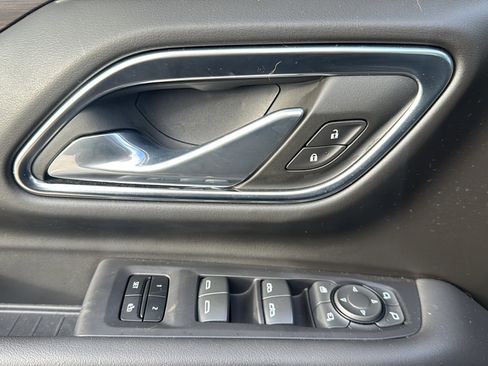 Used 2024 Chevrolet Tahoe LT w/ LT Signature Plus Package image 17