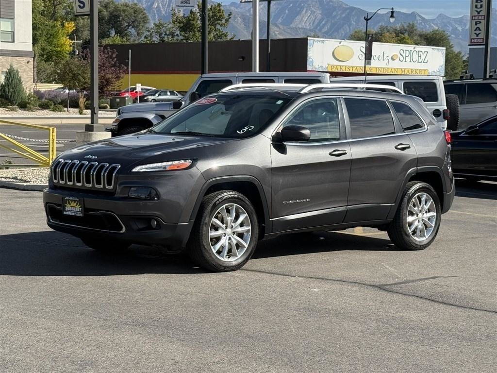 Used 2017 Jeep Cherokee Limited AWD/4WD image 3