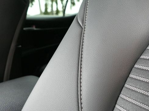 Used 2024 Toyota Camry SE FWD image 11