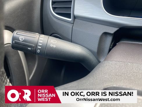 Used 2018 Ford Taurus SEL w/ Equipment Group 201A image 28