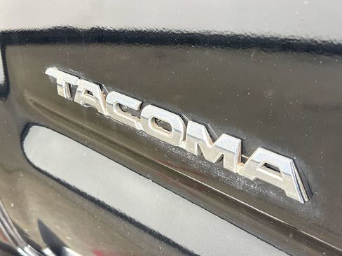 Used 2014 Toyota Tacoma PreRunner w/ SR5 Package RWD image 7