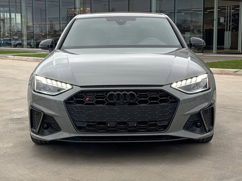 Used 2022 Audi S4 Premium Plus w/ Premium Plus Package image 2