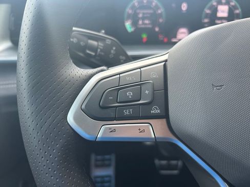 New 2026 Volkswagen Tiguan SE R-Line FWD image 19