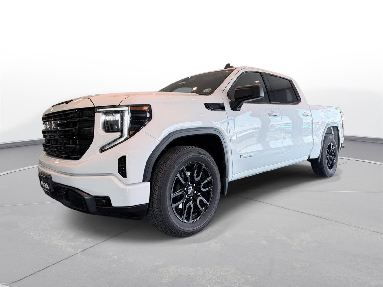 Used 2023 GMC Sierra 1500 Elevation AWD/4WD image 3