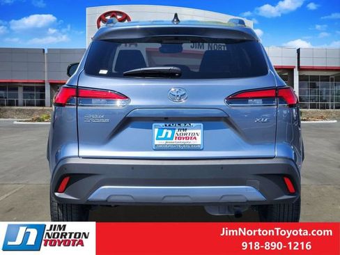 Used 2025 Toyota Corolla Cross XLE image 6