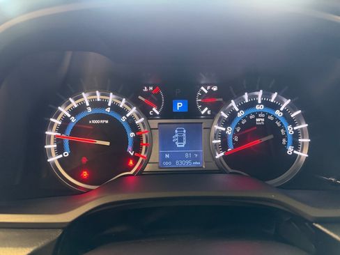 Used 2016 Toyota 4Runner SR5 AWD/4WD image 14