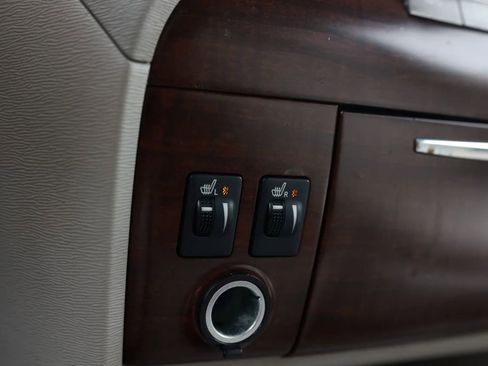 Used 2012 Toyota Sienna XLE image 33