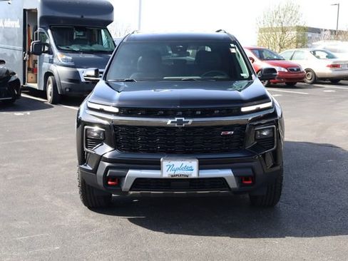 Used 2025 Chevrolet Traverse Z71 w/ Driver Confidence Package AWD/4WD image 3