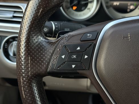 Used 2016 Mercedes-Benz E 350 Sedan w/ Premium Package image 17