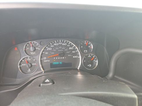 Used 2024 Chevrolet Express 2500 w/ Driver Convenience Package image 8