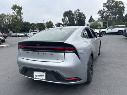 Used 2024 Toyota Prius LE image 3