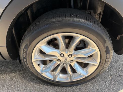 Used 2014 Ford Explorer Limited w/ Equipment Group 301A AWD/4WD image 18