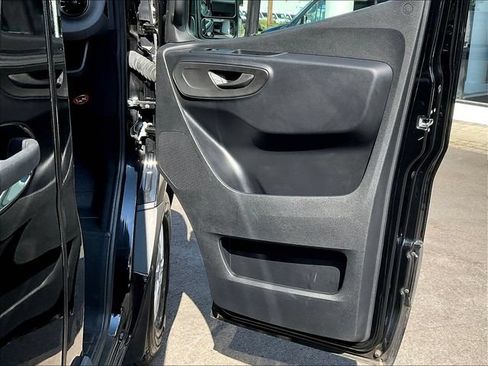 Used 2023 Mercedes-Benz Sprinter 2500 image 25