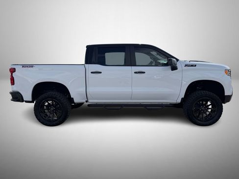 Used 2025 Chevrolet Silverado 1500 LT Trail Boss w/ Convenience Package II image 6