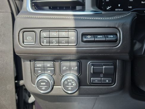 Used 2023 GMC Yukon XL Denali Ultimate AWD/4WD image 23
