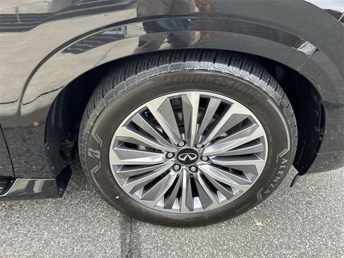 Certified 2025 INFINITI QX80 Sensory image 13