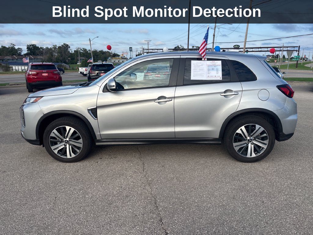 Used 2024 Mitsubishi Outlander Sport SE AWD/4WD image 2