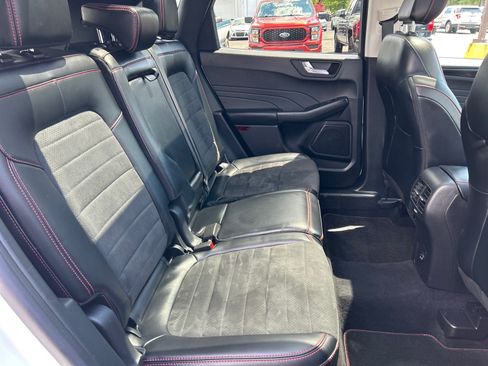 Certified 2022 Ford Escape SEL w/ SEL Stealth AWD Package image 21