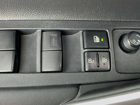 Used 2023 Toyota Corolla Cross XLE w/ Convenience Package AWD/4WD image 13