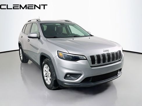 Used 2019 Jeep Cherokee Latitude w/ Cold Weather Group image 5