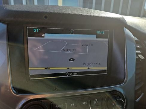 Used 2018 Chevrolet Suburban LT image 4