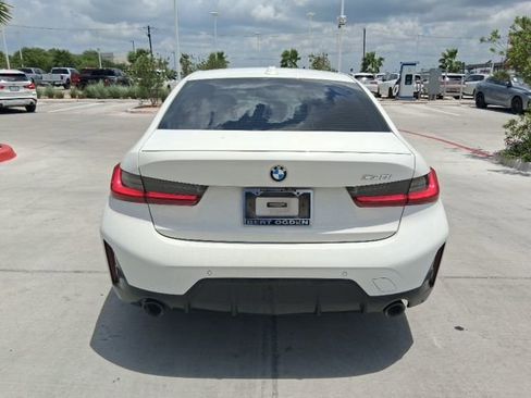 Used 2023 BMW 330i Sedan w/ M Sport Package RWD image 5