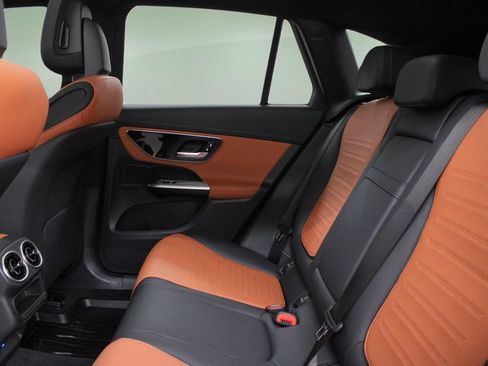 Used 2024 Mercedes-Benz GLC 300 image 26