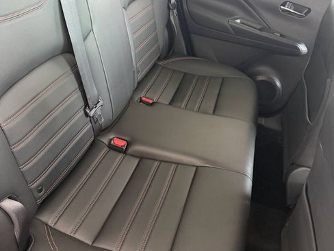 Used 2019 Nissan Kicks SR w/ SR Premium Package FWD image 14