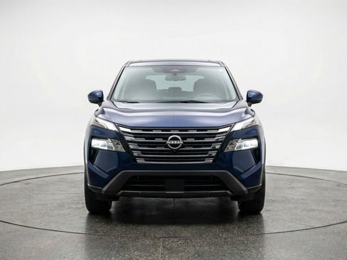 Used 2025 Nissan Rogue SV AWD/4WD image 2