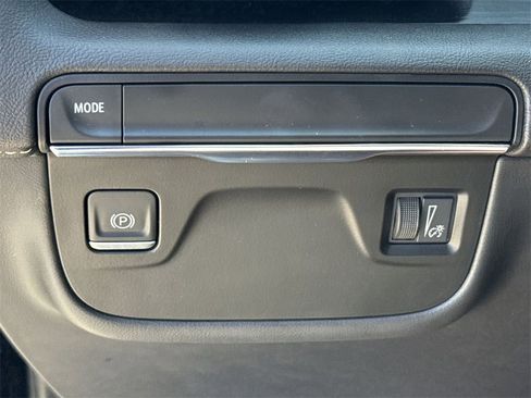 Used 2024 Cadillac Escalade Premium Luxury image 16