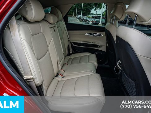 Used 2022 Genesis GV70 2.5T AWD/4WD image 24