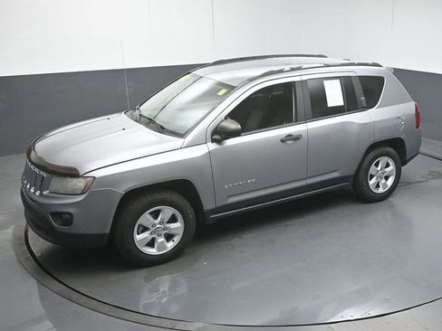 Used 2016 Jeep Compass Sport FWD image 40