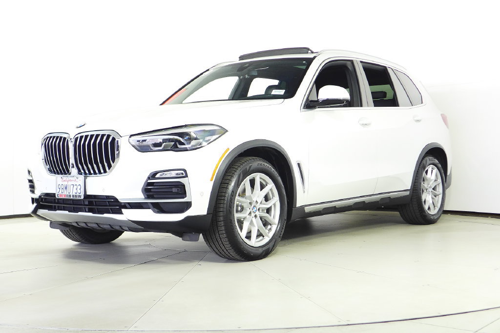 Used 2019 BMW X5 xDrive40i w/ Parking Assistance Package AWD/4WD image 2
