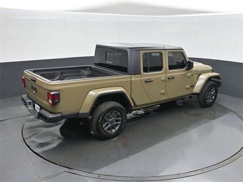 New 2025 Jeep Gladiator Sport image 36