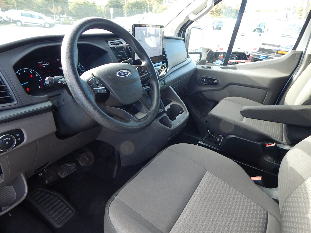 Used 2024 Ford Transit 350 XLT RWD image 2