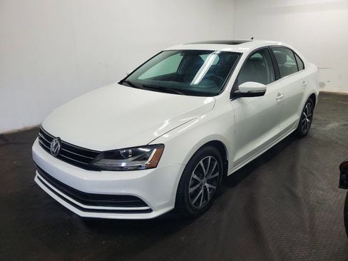 Used 2018 Volkswagen Jetta SE image 1