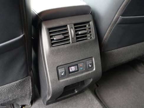 Used 2024 Mitsubishi Outlander SEL FWD image 19