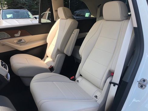 New 2025 Mercedes-Benz GLS 450 GLS 450 image 33