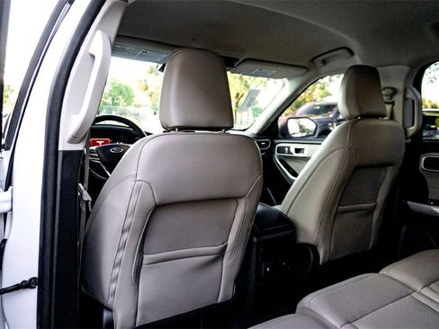 Used 2023 Ford Explorer XLT w/ Equipment Group 202A image 28