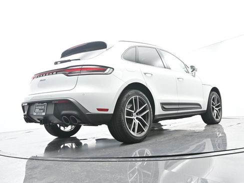 Certified 2025 Porsche Macan AWD/4WD image 52