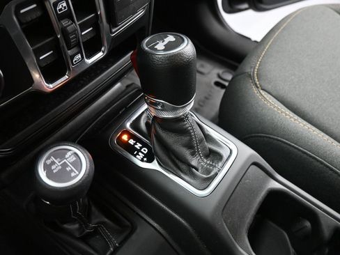 Used 2024 Jeep Wrangler Unlimited image 15