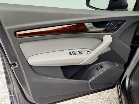 Used 2019 Audi Q5 2.0T Premium image 11